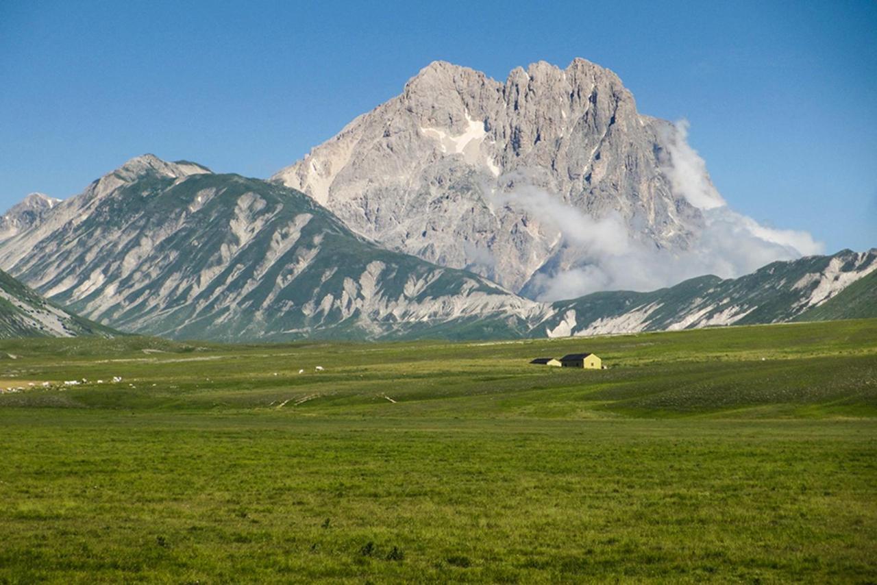 Complesso Turistico Aurora - Appartamenti Poggio Picenze Buitenkant foto