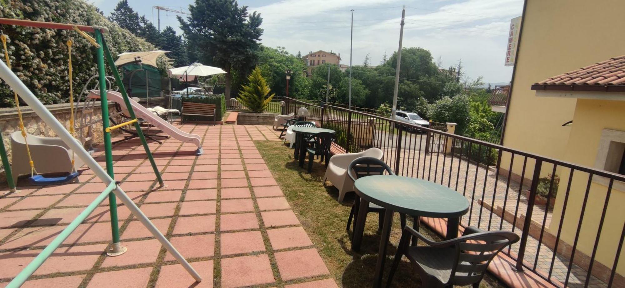 Complesso Turistico Aurora - Appartamenti Poggio Picenze Buitenkant foto
